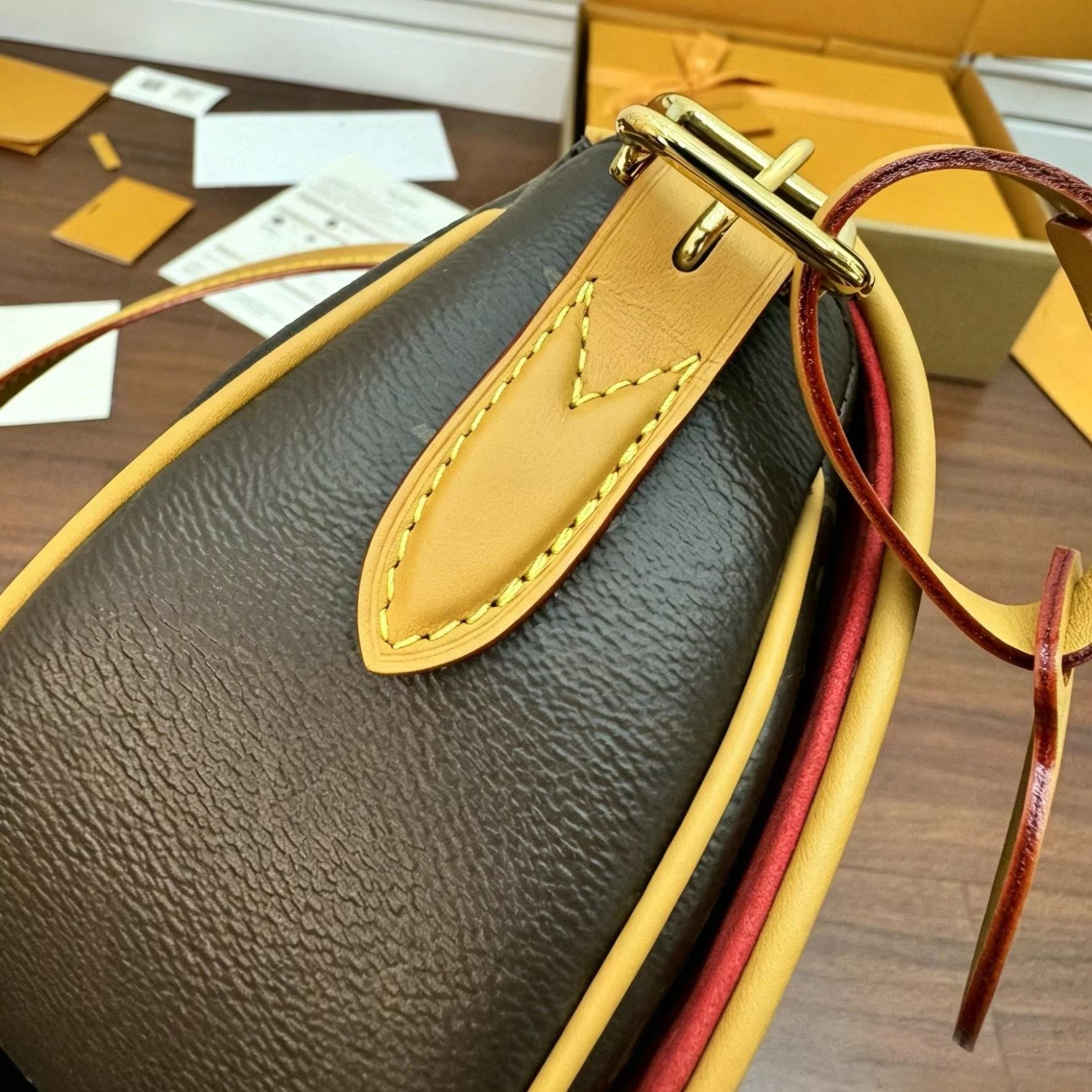Tote Bag Leather Monogram - Borsa a Tracolla Cilindrica in Tela