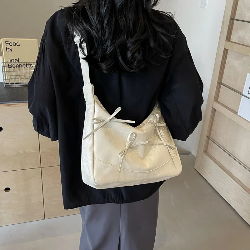 Borse a tracolla con design a  - Luxury Y2K Bags recensione e prezzo